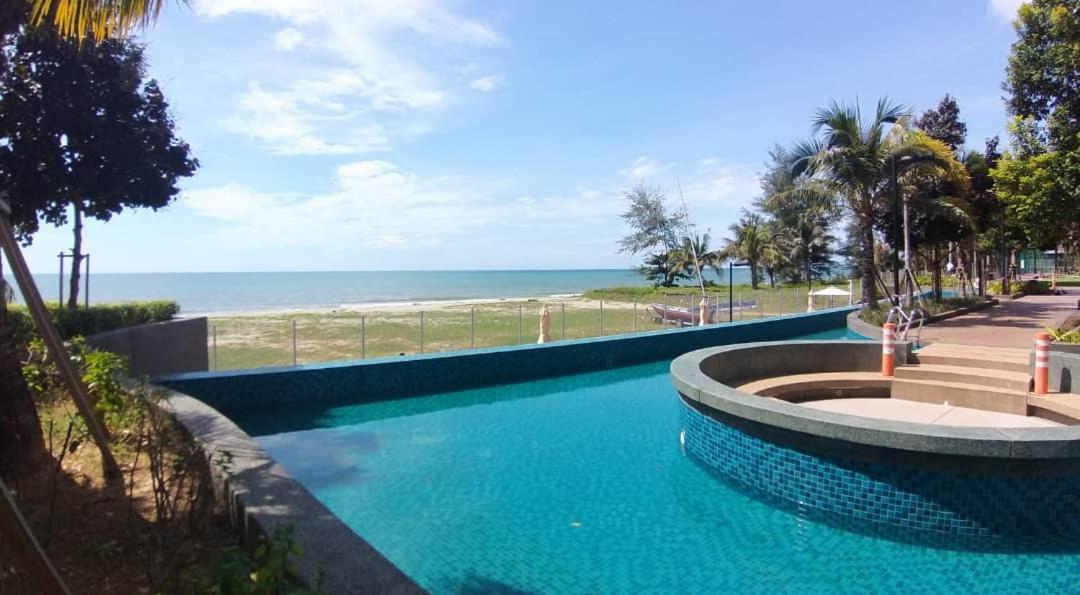 De Lavelle Suites @ Timur Bay Seafront Residence กวนตัน ภายนอก รูปภาพ