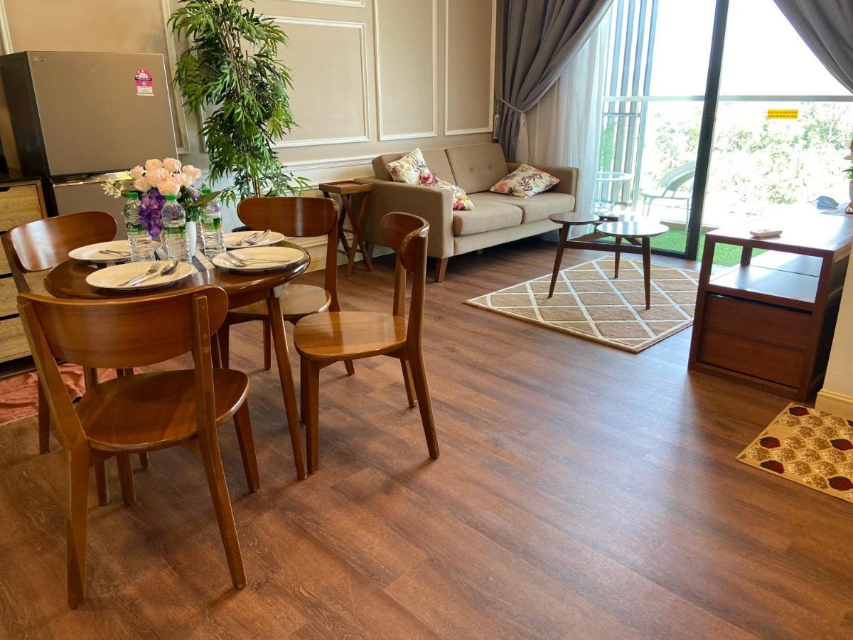 De Lavelle Suites @ Timur Bay Seafront Residence กวนตัน ภายนอก รูปภาพ