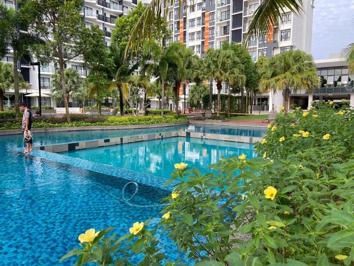 De Lavelle Suites @ Timur Bay Seafront Residence กวนตัน ภายนอก รูปภาพ