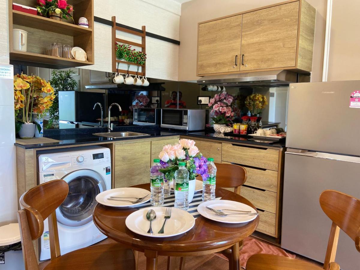 De Lavelle Suites @ Timur Bay Seafront Residence กวนตัน ภายนอก รูปภาพ